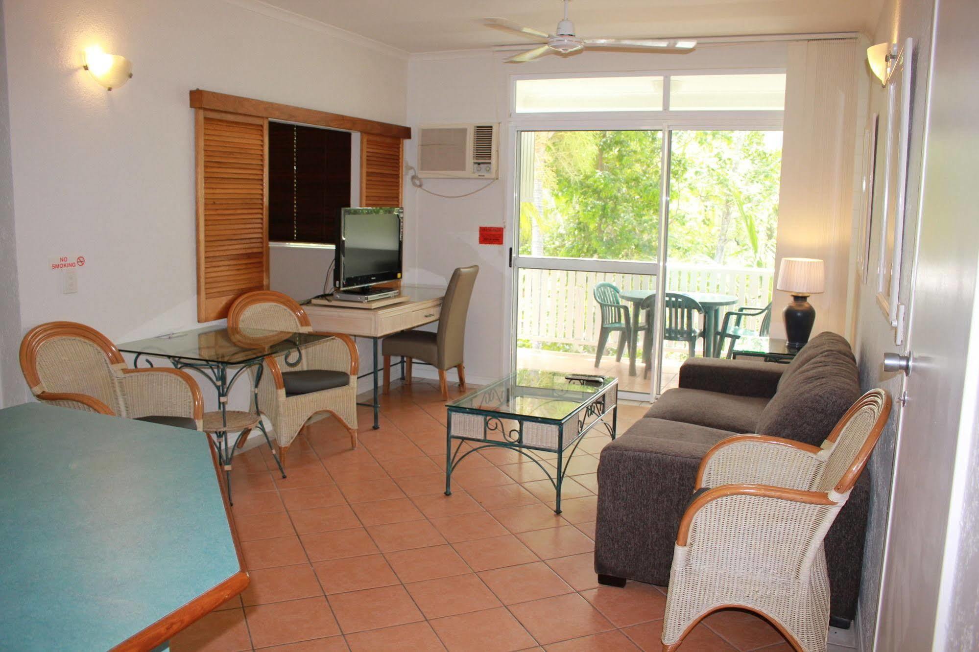 Seascape Holidays - Coral Apartments Порт Дъглас Екстериор снимка